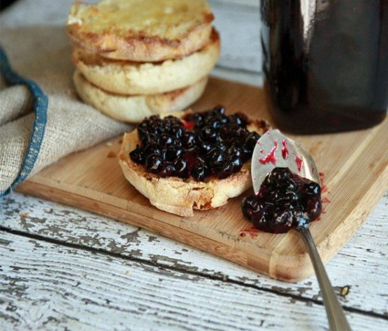 Simple blackcurrant jelly recipes at home