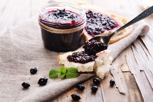 Simple blackcurrant jelly recipes at home