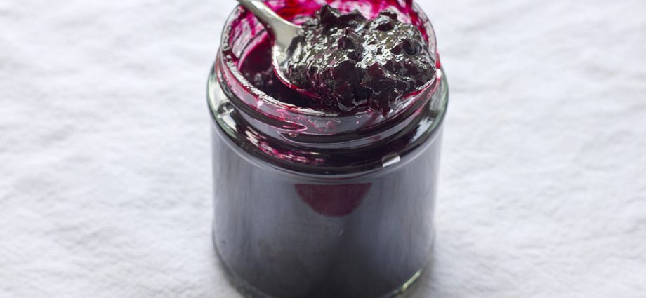 Simple blackcurrant jelly recipes at home