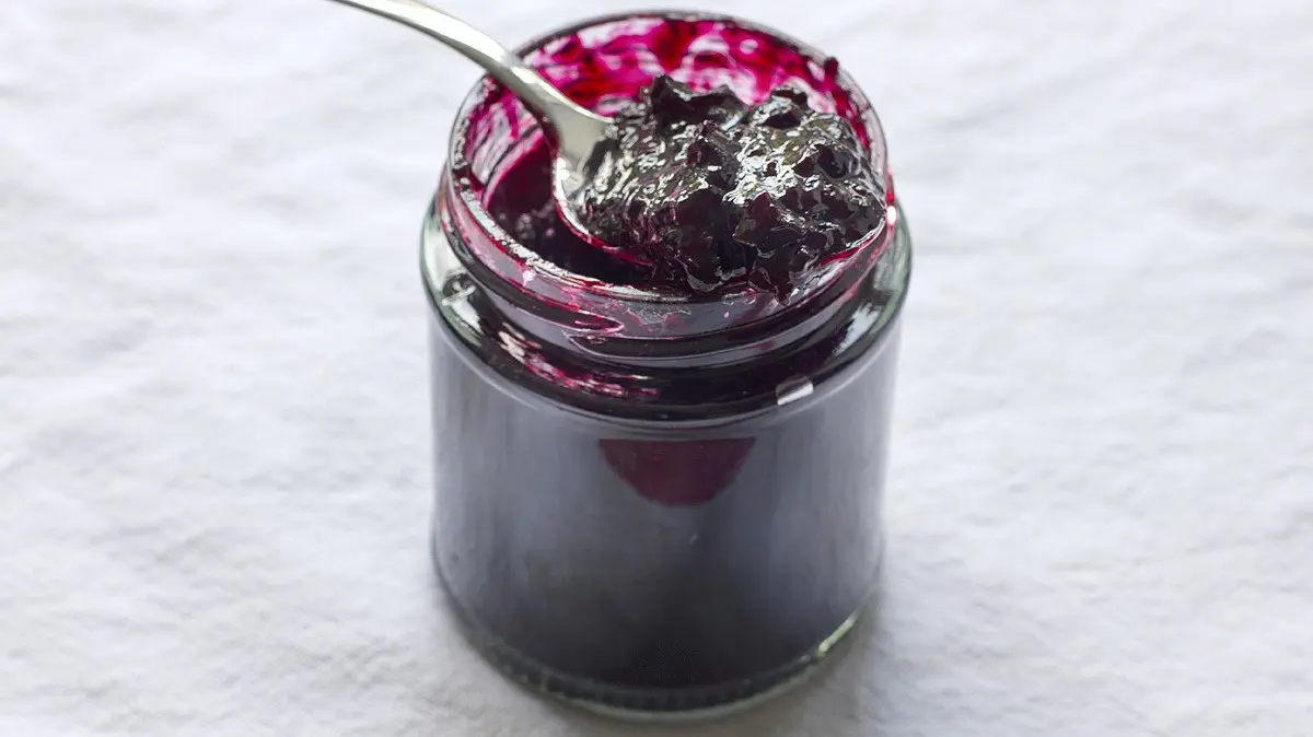 Simple blackcurrant jelly recipes at home