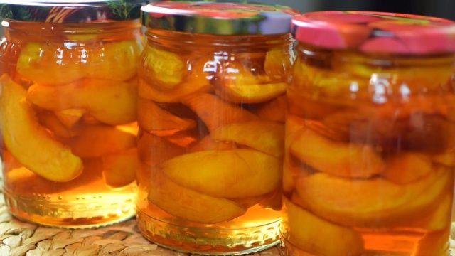 Sliced ​​peach jam