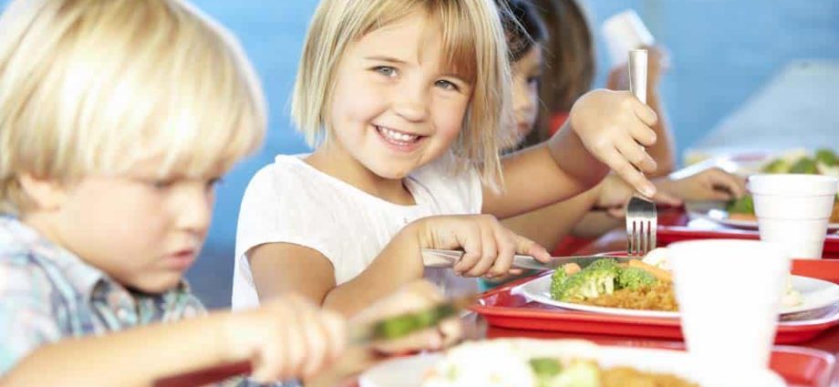 Small changes to the school canteen can make children eat healthier