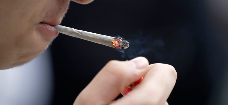 Smoking can make teen depression worse