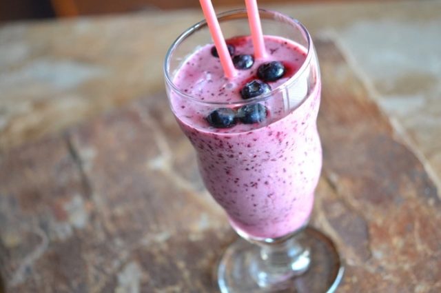 Smoothie recipes with red and black currants