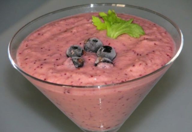 Smoothie recipes with red and black currants