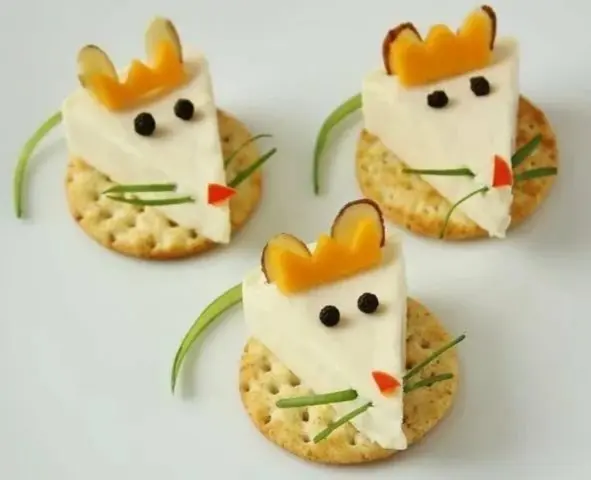 Snacks in the form of a rat (mouse) for the New Year