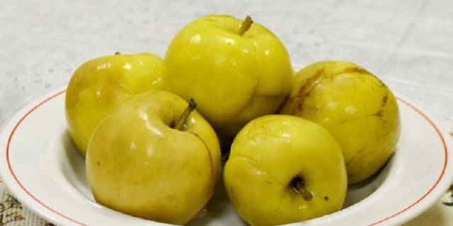 Soaked Apples with Mustard: A Simple Recipe