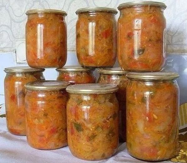 Solyanka for the winter: homemade recipes for cooking vegetable dressing for borscht, pickle in jars with mushrooms, cabbage