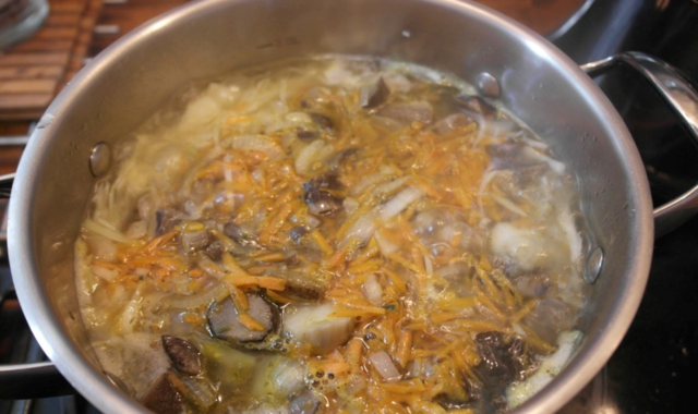 Soup from salted milk mushrooms: how to cook, recipes with photos