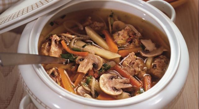 Soup with champignons and potatoes: delicious recipes from fresh, frozen, canned mushrooms