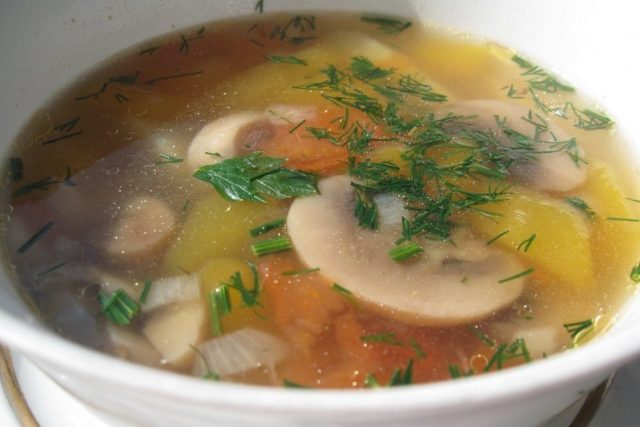 Soup with champignons and potatoes: delicious recipes from fresh, frozen, canned mushrooms