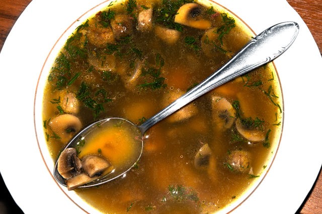 Soup with champignons and potatoes: delicious recipes from fresh, frozen, canned mushrooms