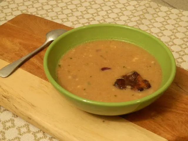 Soup with chanterelles: recipes with chicken, cream, beef, in Finnish