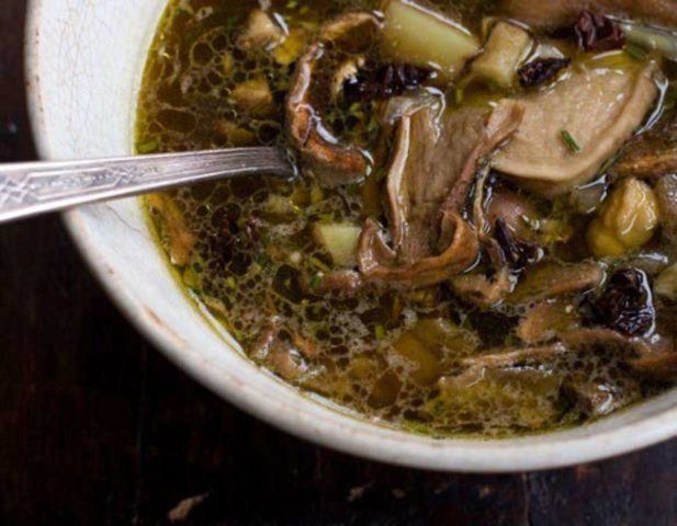 Soup with dried mushrooms: recipes with photos