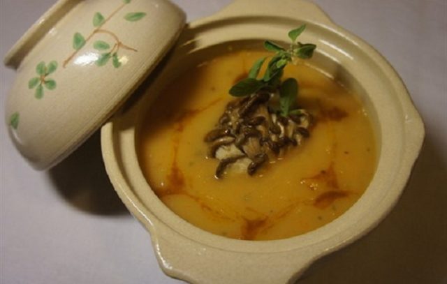 Soup with oyster mushrooms and cheese: recipes with potatoes and chicken