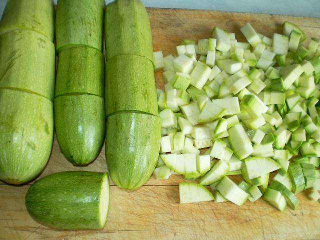 Spicy caviar from zucchini for the winter