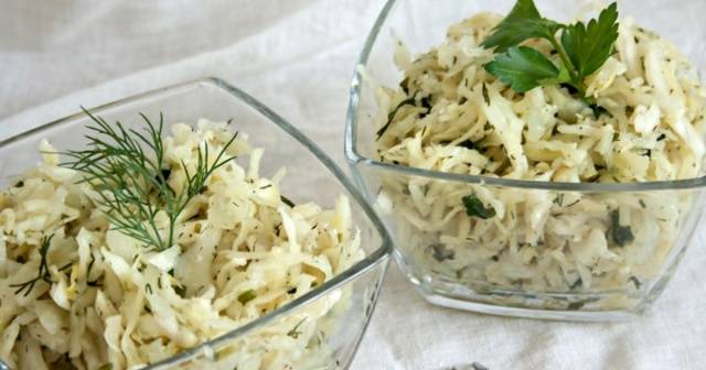 Spicy pickled cabbage for the winter is very tasty 