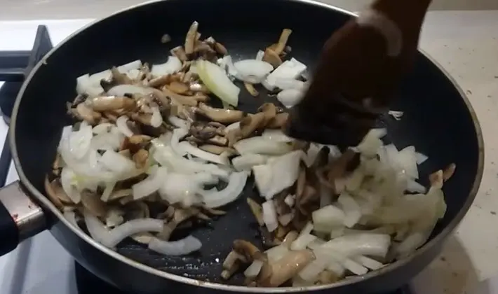 Spicy salads with canned champignons