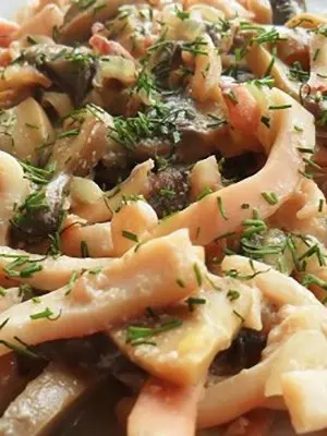 Squid with champignons: recipes for hot and cold dishes