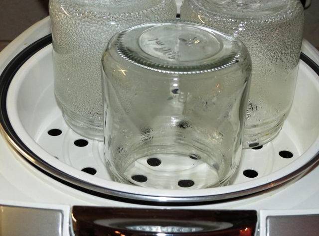 Sterilization in a multicooker 