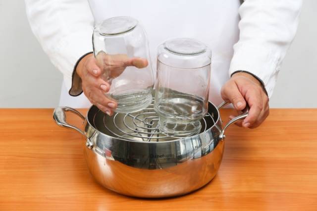 Sterilization in a pot of water 