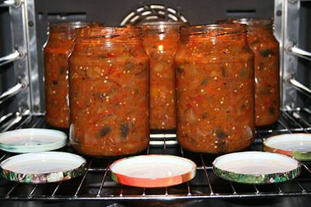 Sterilization of blanks in a pan 