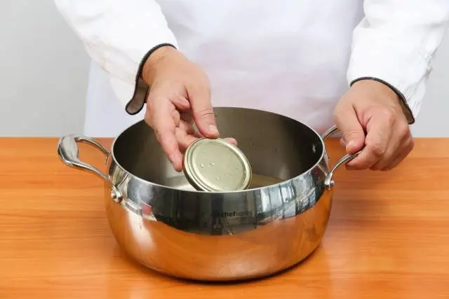 Sterilization of caps: with rubber bands, nylon, plastic, screw caps 