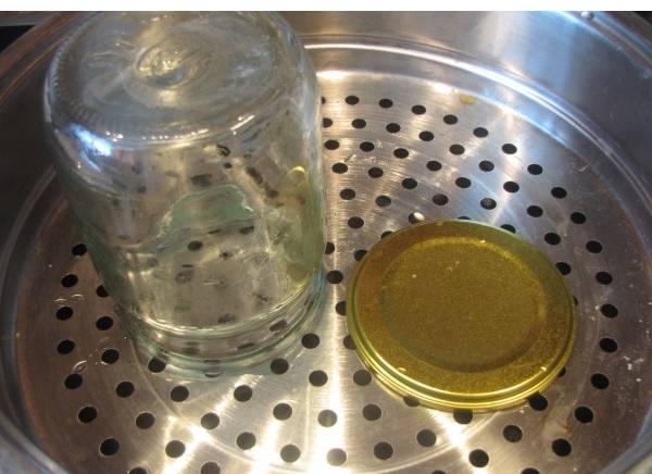 Sterilization of jars at home