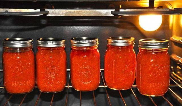 Sterilization of jars in the oven with blanks