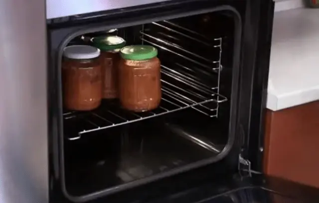 Sterilization of jars in the oven with blanks