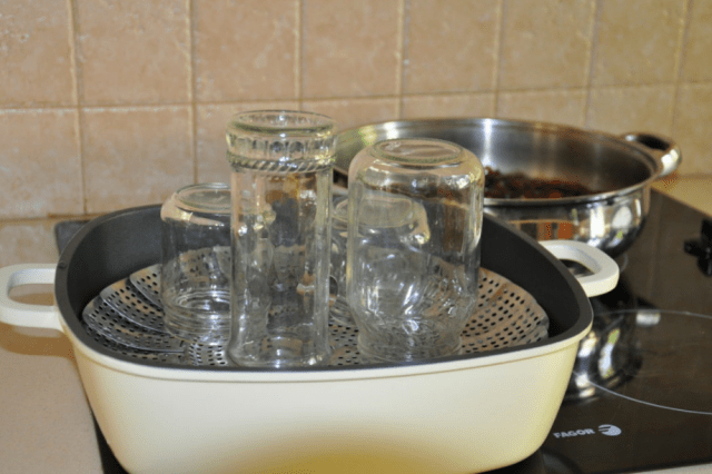 Sterilization of jars over steam 