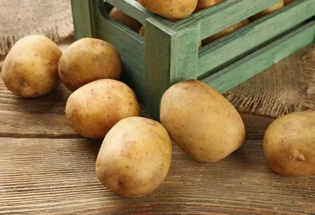 Storing washed potatoes 