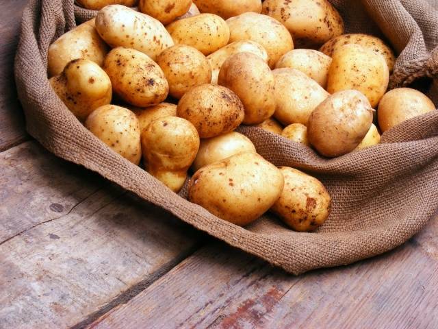 Storing washed potatoes 