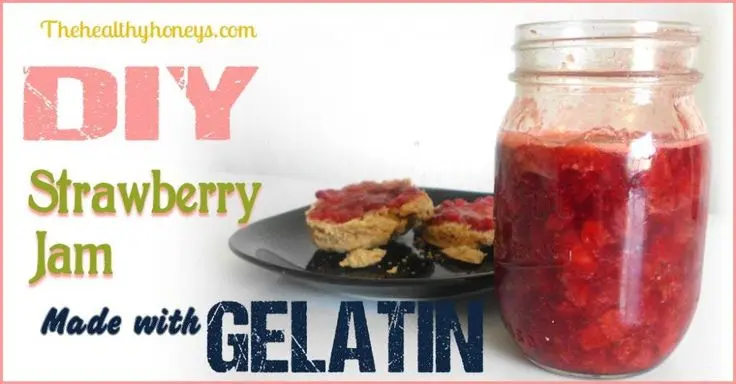 Strawberry jam with gelatin