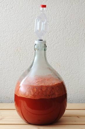 Strawberry wine at home: recipe 