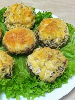 Stuffed champignons: appetizer recipes