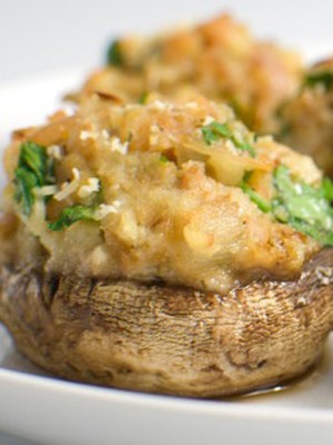 Stuffed champignons: appetizer recipes