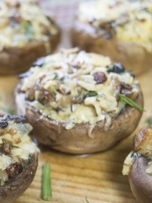 Stuffed champignons: appetizer recipes