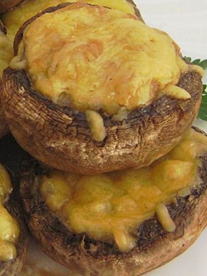 Stuffed champignons: appetizer recipes