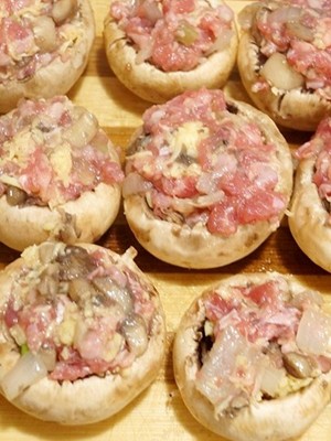 Stuffed champignons: appetizer recipes