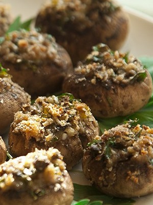 Stuffed champignons: appetizer recipes