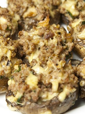 Stuffed champignons: appetizer recipes