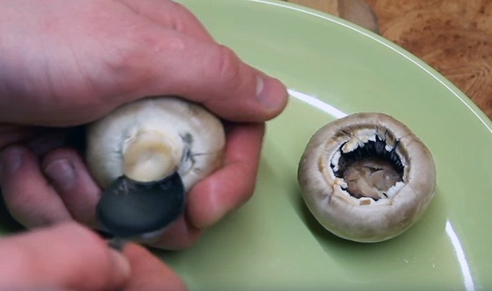 Stuffed champignons: appetizer recipes