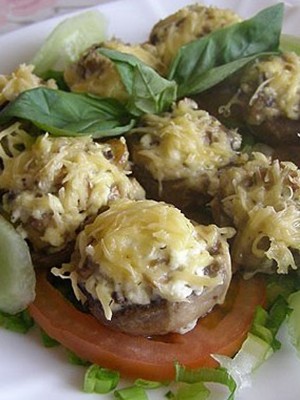 Stuffed champignons: appetizer recipes