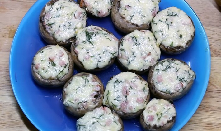 Stuffed champignons: appetizer recipes