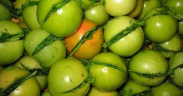 Stuffed green tomatoes: recipe + photo 