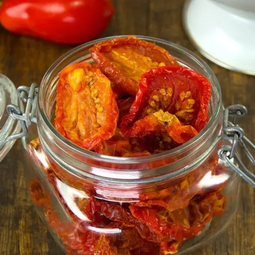 Sun-dried tomatoes at home: 17 step-by-step recipes + rules for harvesting raw materials and product storage features