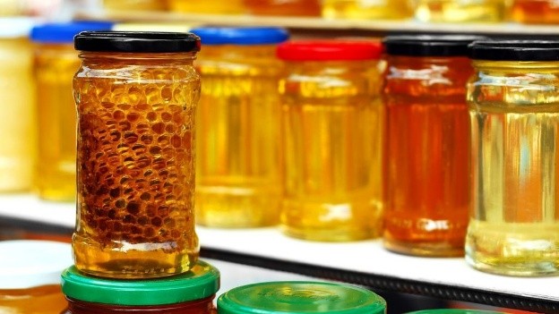 Sunflower honey: benefits and harms, reviews and contraindications