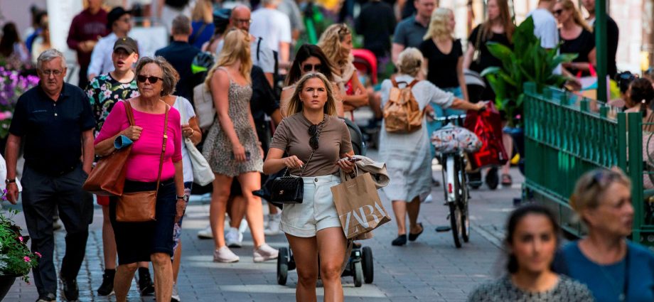 Swedish cities forbid the wearing of face masks. Why?