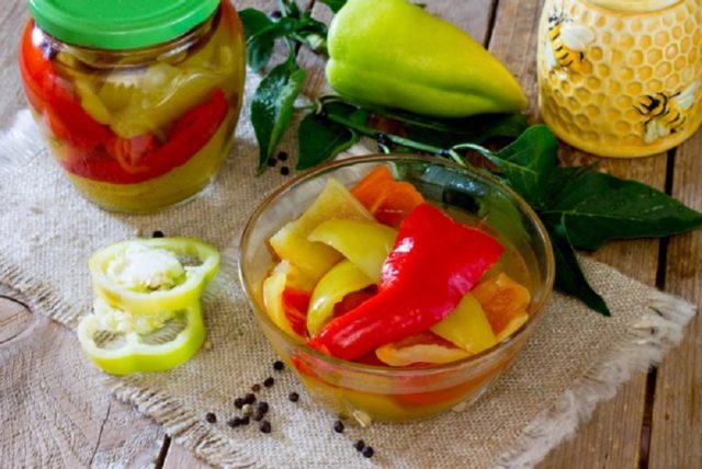 Sweet peppers in honey filling for the winter: yummy, Lick your fingers, delicious recipes for blanks